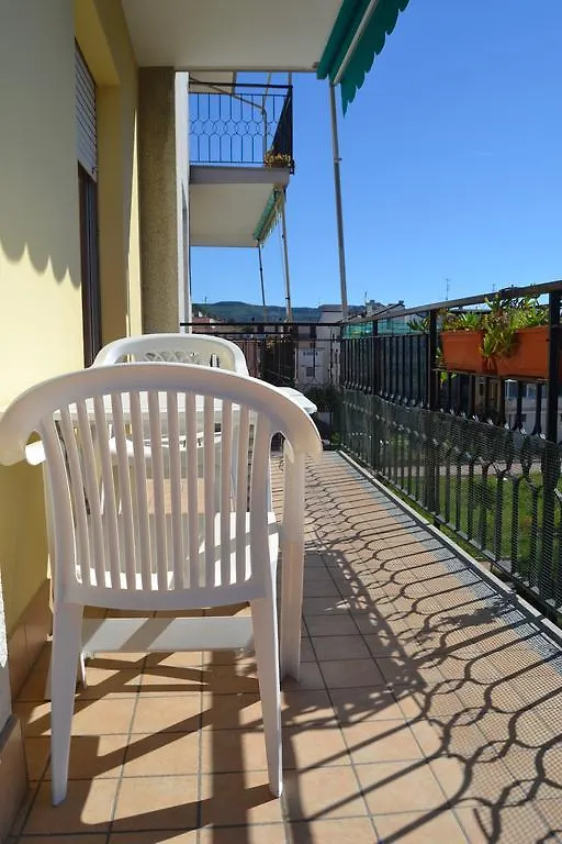 Casa Vacanza Shanaia 皮特拉利古